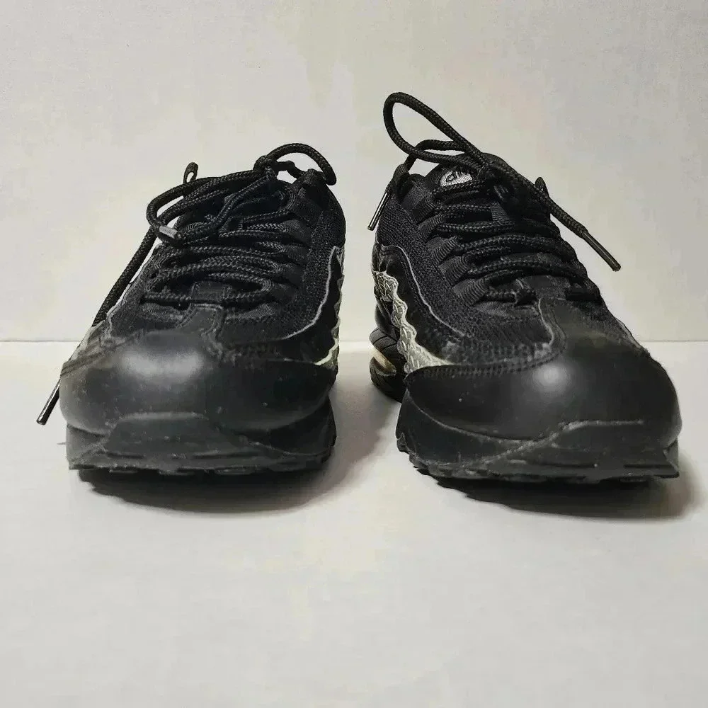 Nike Air‎ Max Youth black and silver size 6.5